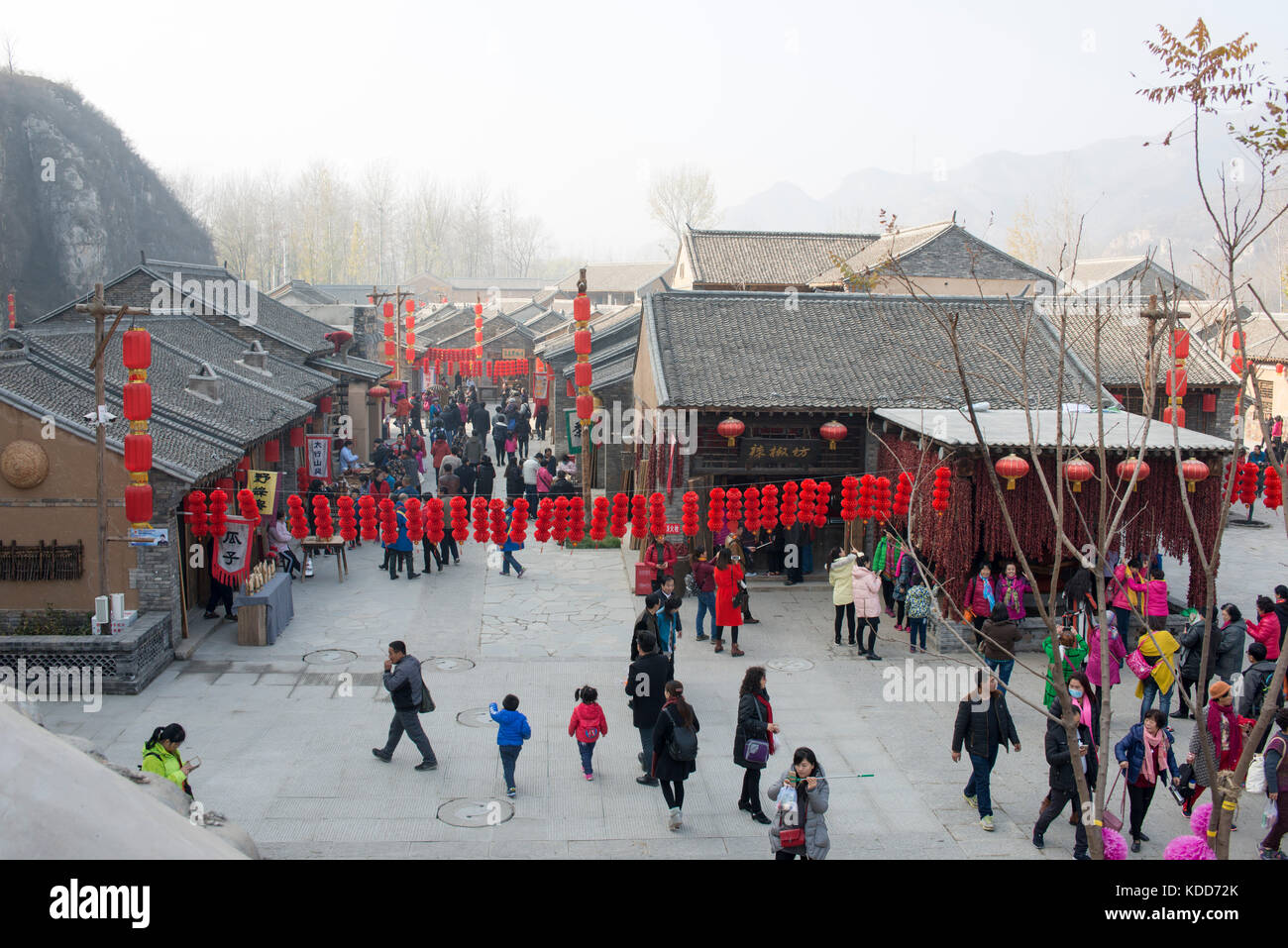 Chinesisch 2016 neues Jahr, Menschen in den alten Tempel. Stockfoto