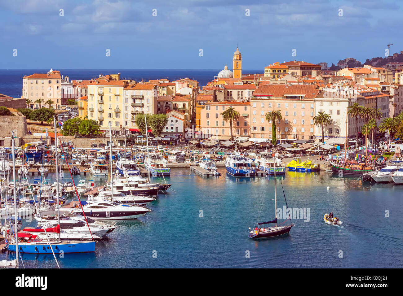 Oben auf Ajaccio Hafen und die Altstadt, Korsika, Frankreich. Stockfoto