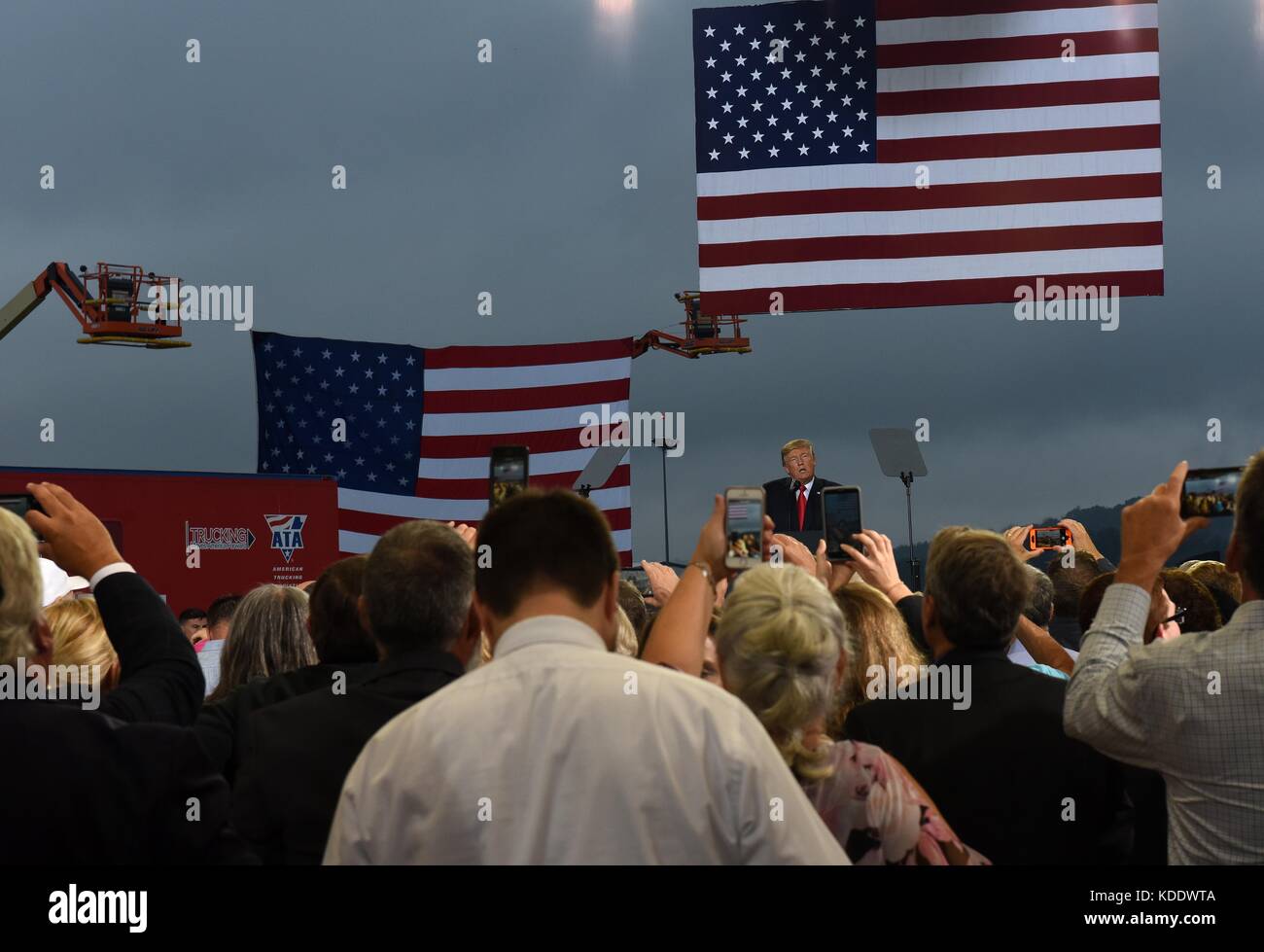 UsPräsident Donald Trump liefert eine Adresse auf seinem Steuermodell