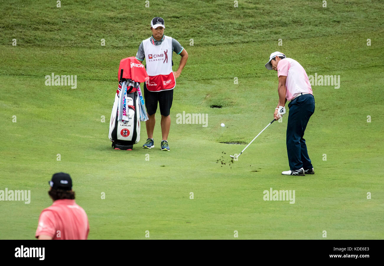 Kuala Lumpur, Malaysia. 13. Oktober, 2017. Japan Hideki Matsuyama streben die Grünen an den pga cimb Classic Golf Turnier 2017 in Kuala Lumpur, Malaysia. © danny Chan/alamy Leben Nachrichten. Stockfoto