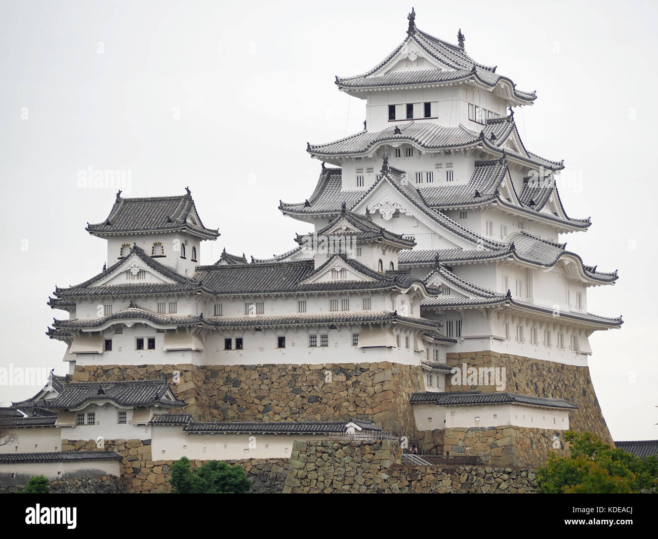 Blick auf Schloss Himeji in Japan Stockfoto