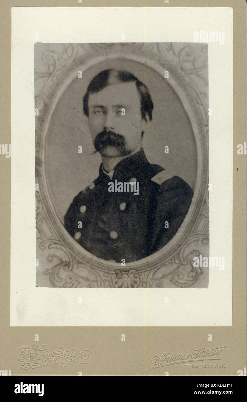 Dieses Foto zeigt Major John McClure von der 57. Ohio Infantry, einem Regiment der Union Army während des Amerikanischen Bürgerkriegs, der die Führung und militärische Geschichte des Regiments beleuchtet. Stockfoto