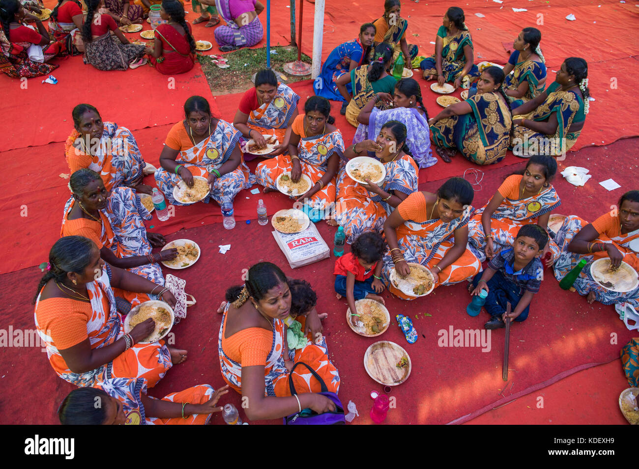 Die 21. jährliche Frauensolidarität Festival in der Avag. Ein Power Event mit 5000 Frauen von der Bio-Region von Auroville Verbinden der Feierlichkeiten! E Stockfoto