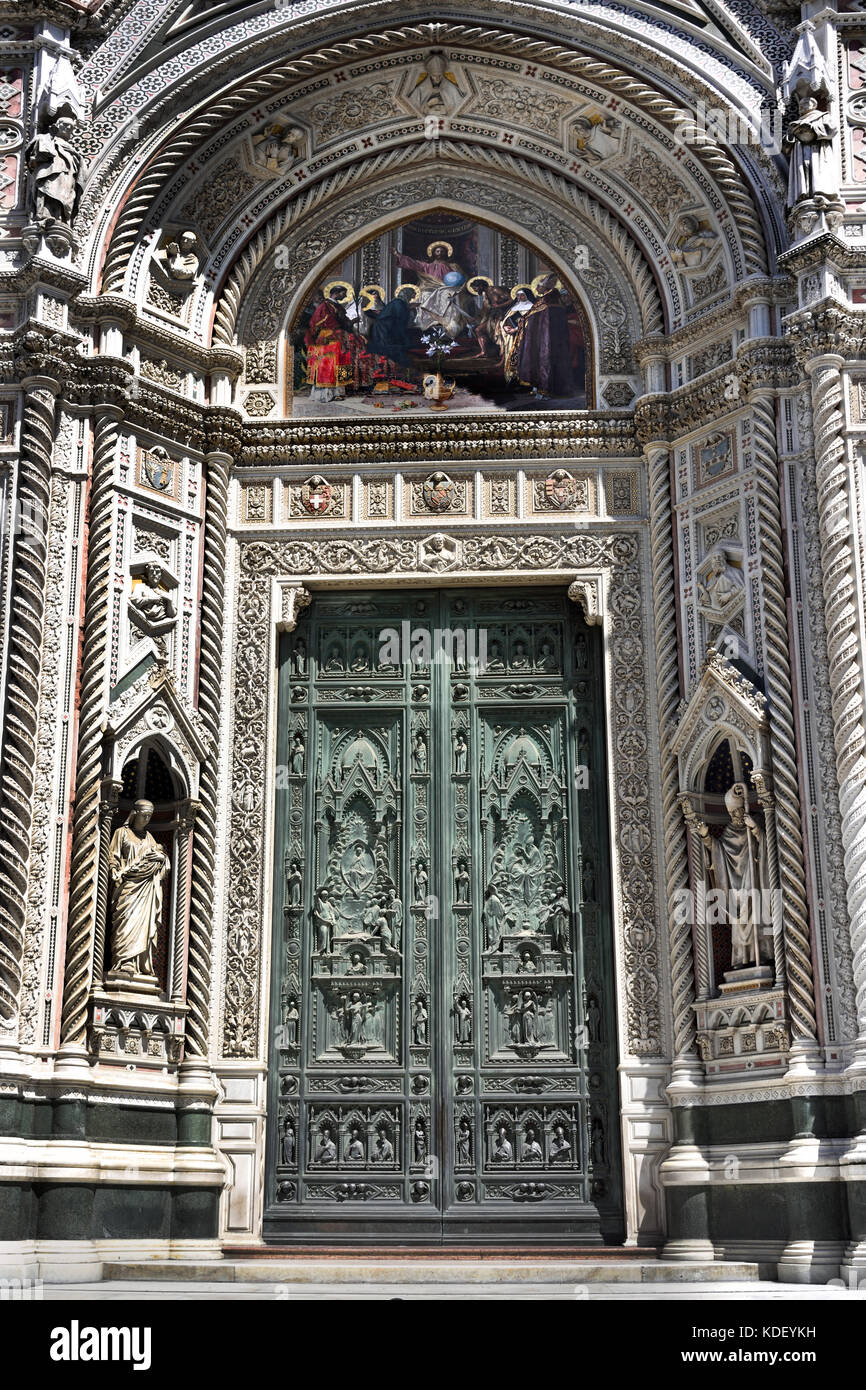 Die Kathedrale Santa Maria del Fiore in Florenz - Florenz Italien Kathedrale der Heiligen Maria der Blume 1336 Florenz Italien Stockfoto