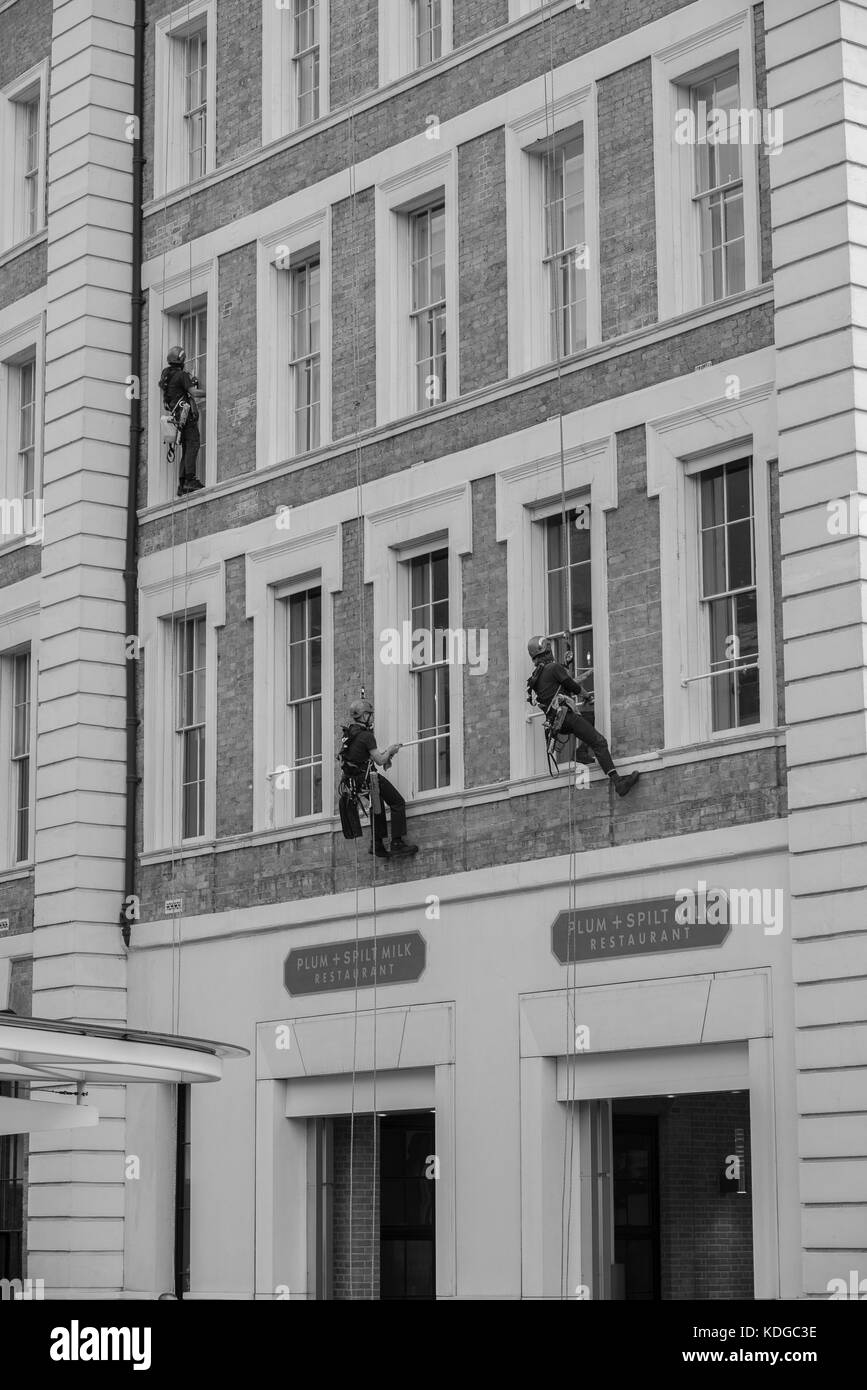 Die London Street Fotografie genommen um Kings Cross und Trafalgar Square, die versuchen, die ahnungslos in den meisten natürlichen Schüsse, die getroffen werden können, zu erfassen. Stockfoto