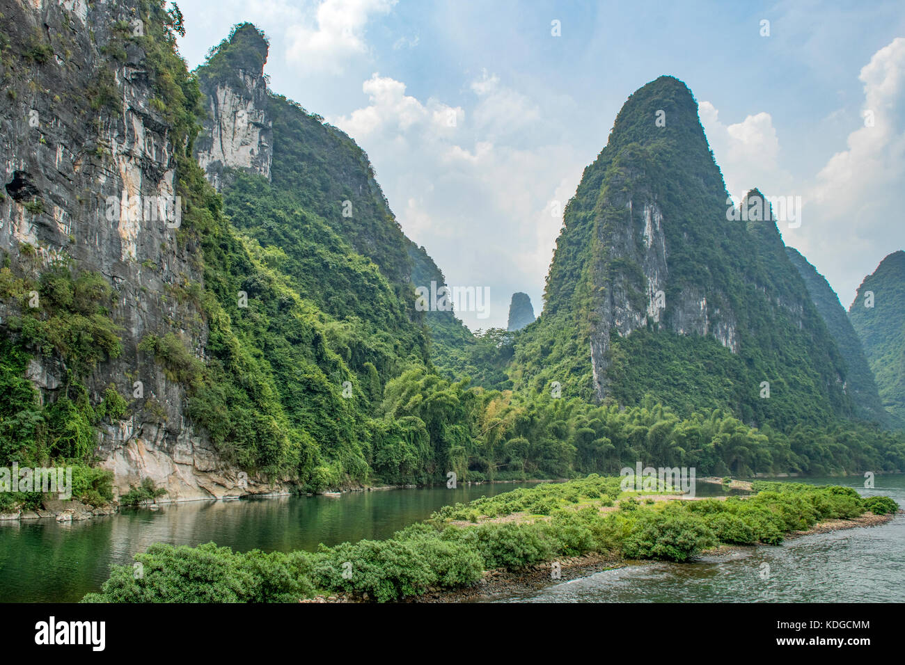 Blick auf den Fluss Lijiang, südlich von Guilin, Guangxi, China Stockfoto