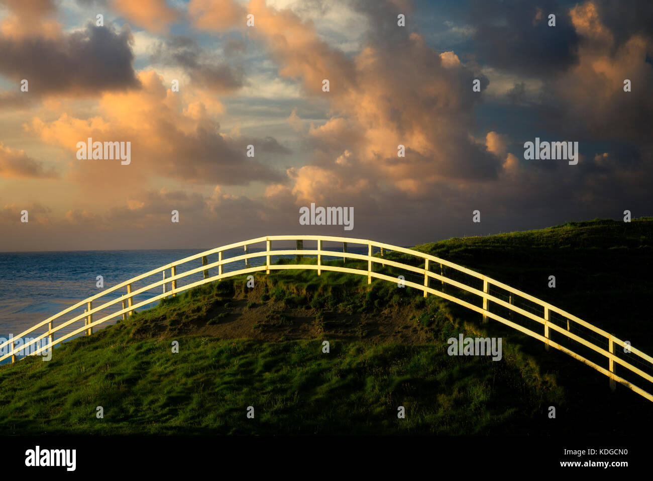 Zaun bei Cliffs of Moher, County Claire Irland Stockfoto