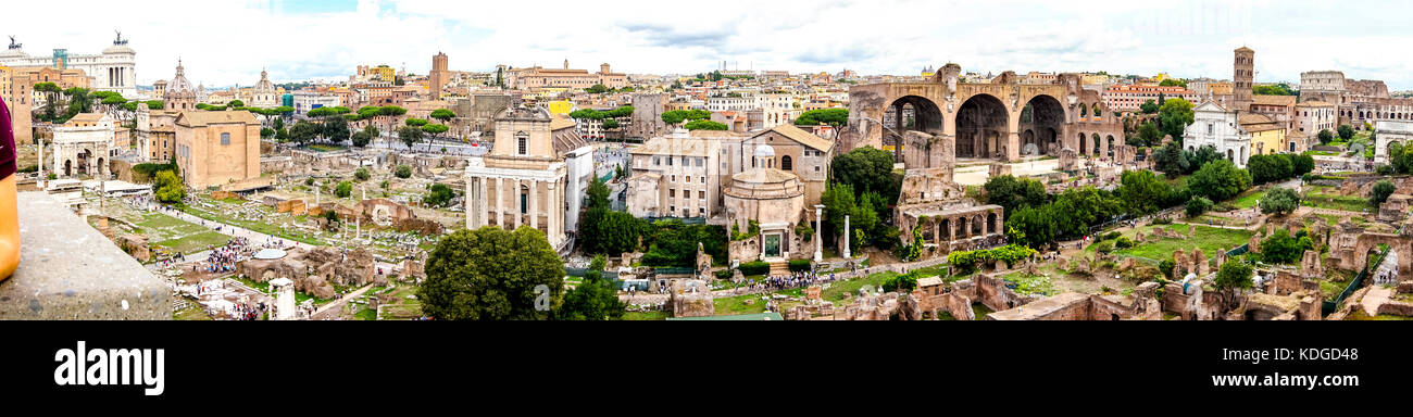 Der Palatin in Rom Italien im Panorama Stockfoto