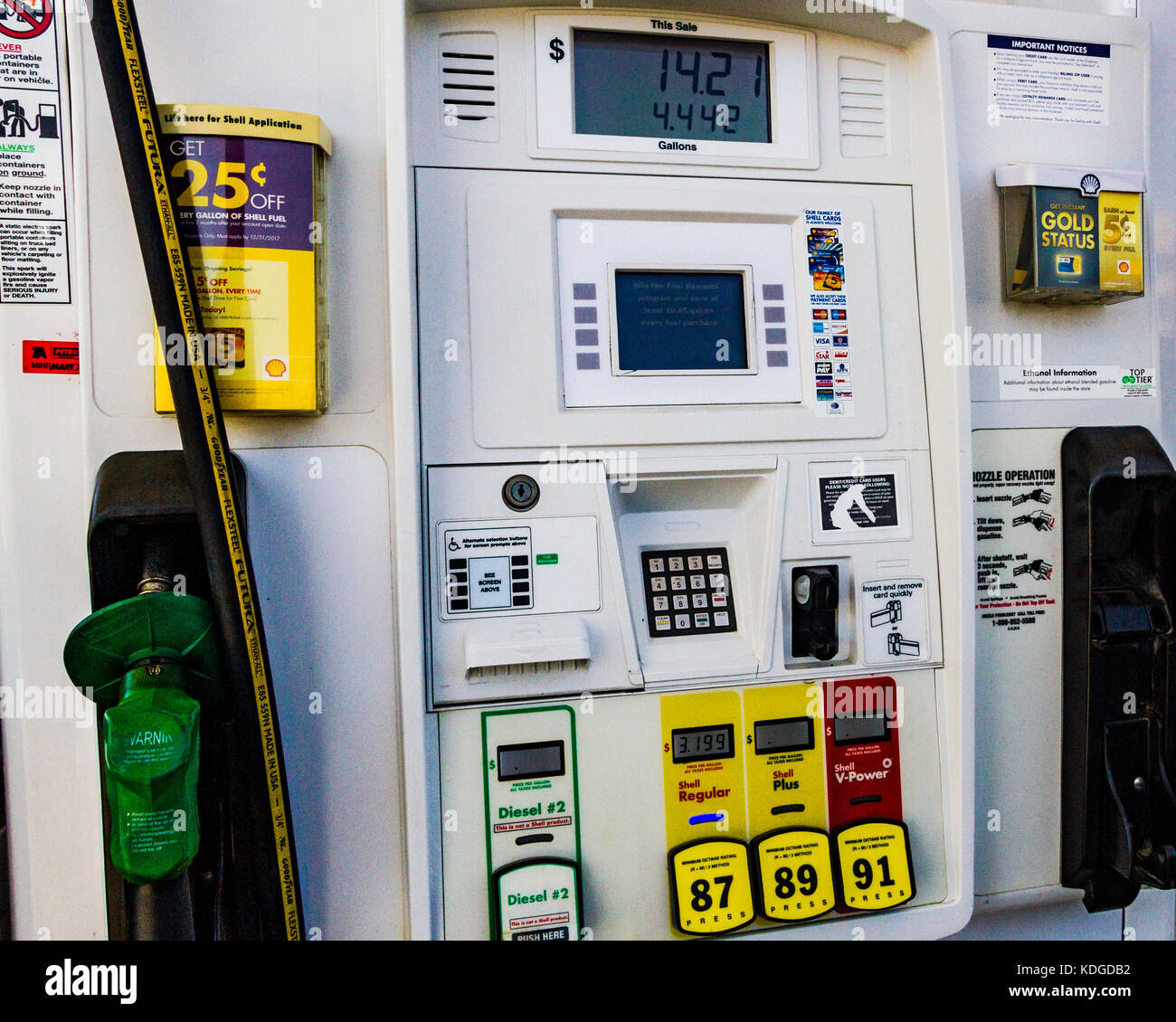 Shell Gas Station automatisierte Tankstelle auf der Interstate 5 in Grapevine Kalifornien Stockfoto