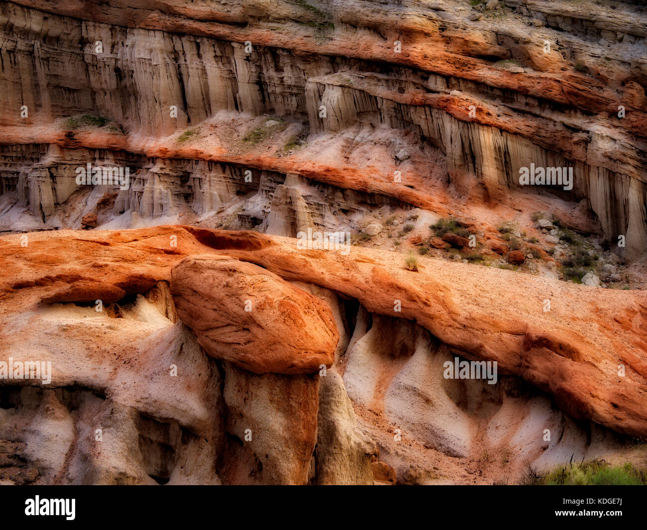 Felsformationen und Trail im Red Rock Canyon State Park, californis Stockfoto