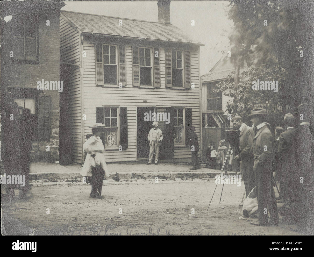 Samuel Clemens (Mark Twain) in der Tür seines Hannibal, Missouri, Home, 12. Mai 1902 Stockfoto