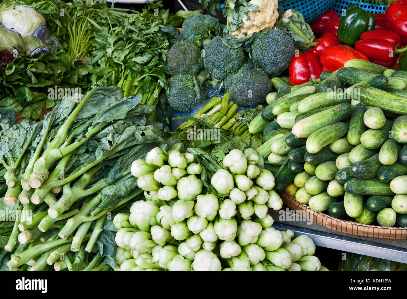 Markt, der Zähler mit Gemüse Stockfoto