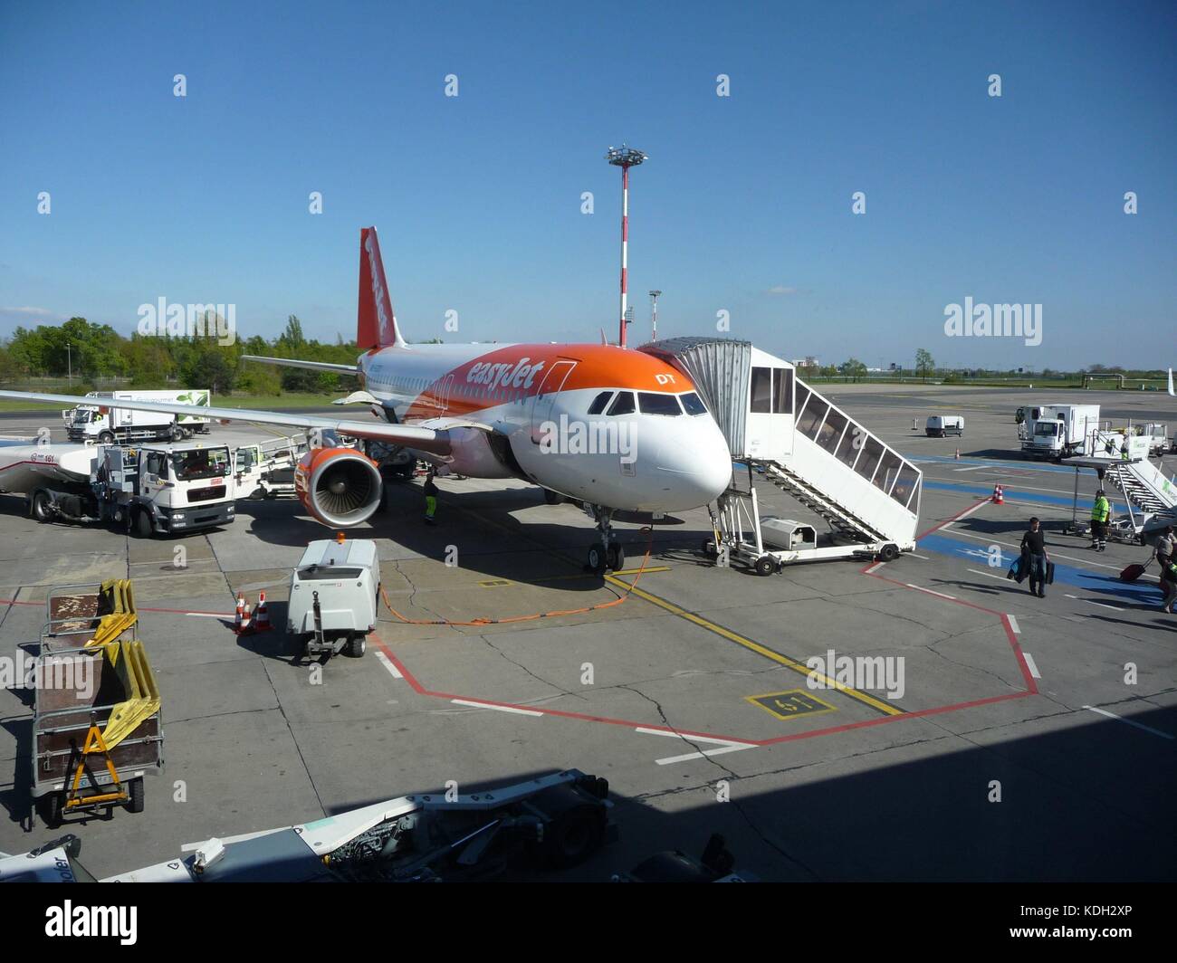 EasyJet-Flugzeug am Flughafen Berlin-Schönefeld, Bild 30. April 2017. Foto: Beate Schleep | Nutzung weltweit Stockfoto