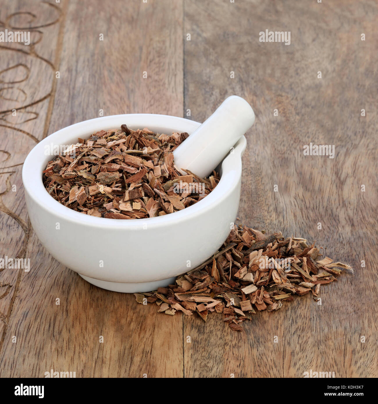 White Willow Bark Kraut in alternative Kräutermedizin verwendet und hat schmerzlindernde und anti-entzündliche Eigenschaften und ist ähnlich wie Aspirin. Stockfoto