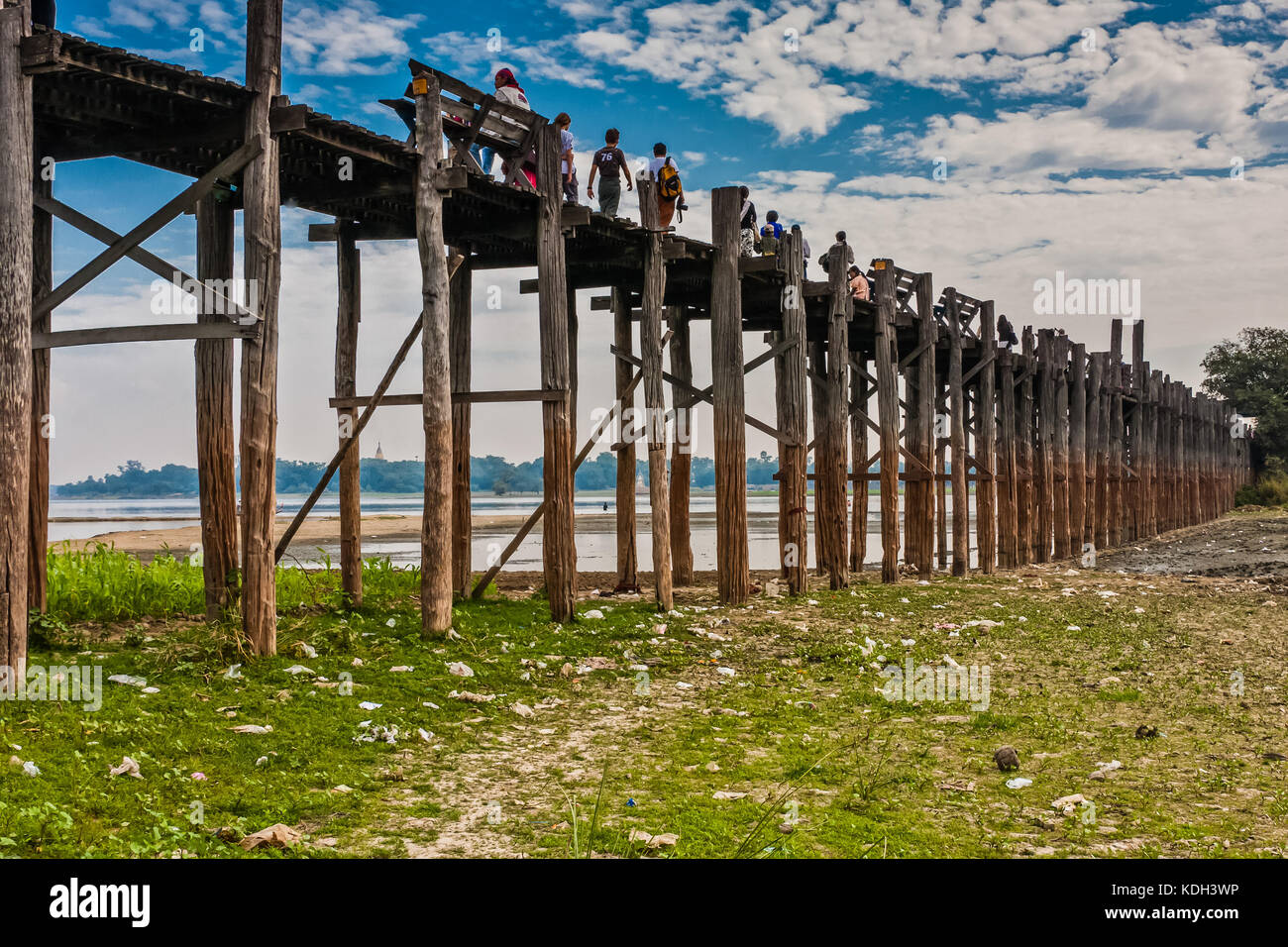 U-Bein Brücke, dem längsten Holzsteg der Welt, Amarapura, Myanmar Stockfoto