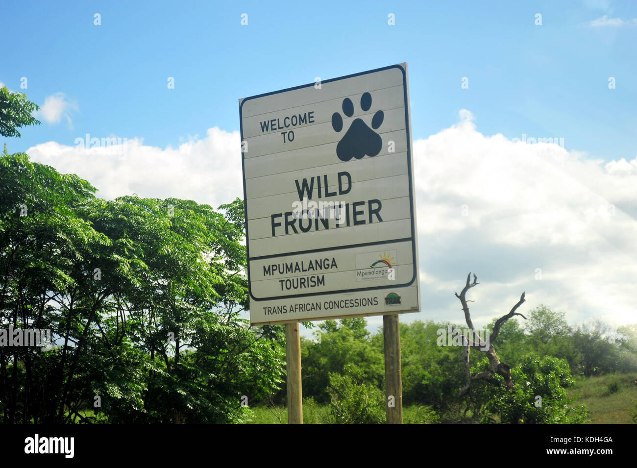 Eine Südafrikanische Wild Frontier Tourismus Zeichen in Mpumalanga. Stockfoto