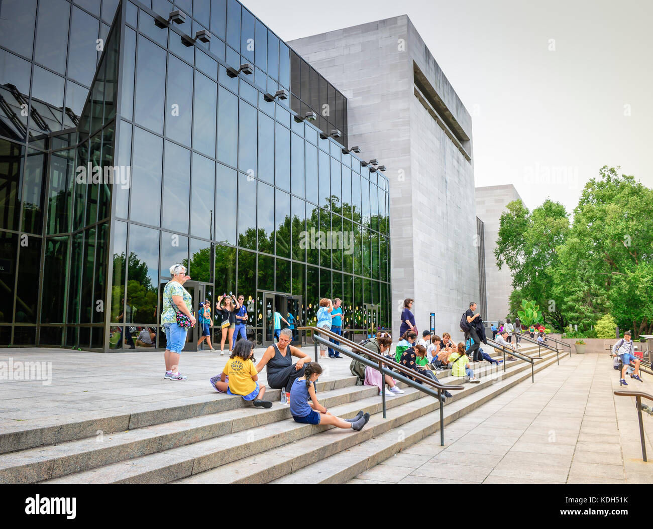 National Air und Space Museum Eingang Bildung Ausstellungen Washington DC Menschen Architektur modern Smithsonian Ziel Flugzeuge Apollo arachiten Stockfoto