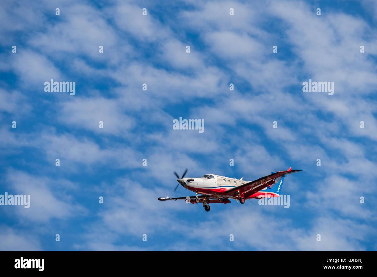 Adelaide, Australien - 1. Oktober 2016: Pilatus PC-12 von Royal Flying Doctor Service Aircraft, RFDS Central Operations mit Registrierungsnummer VH-FDE Stockfoto