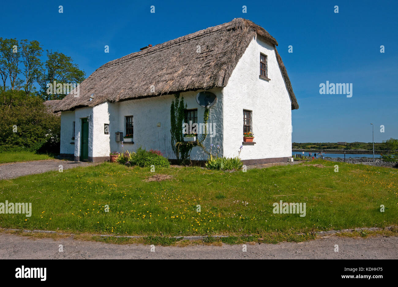 Typisches Haus mit Reetdach Kinvarra, County Galway, Irland Stockfoto