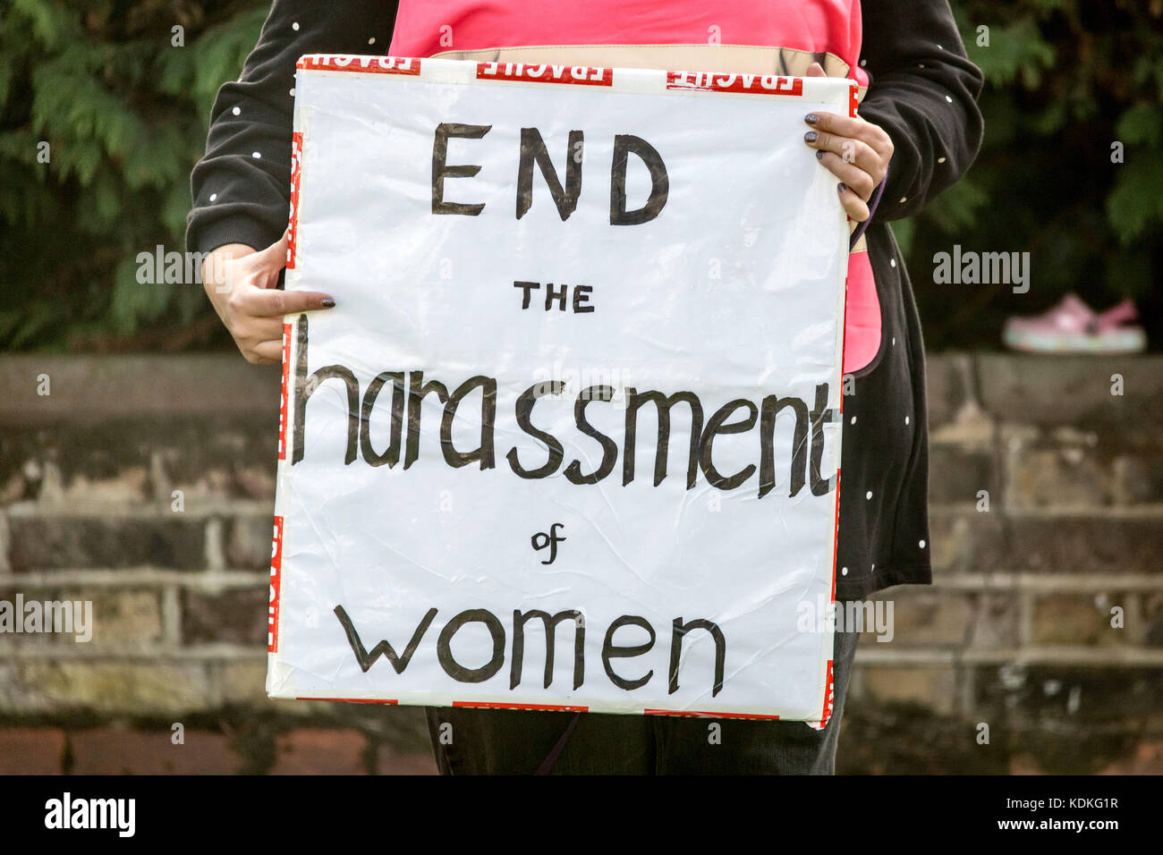 London, Großbritannien. 14 Okt, 2017. Schwester Unterstützer, pro-choice-Direct Action Group, gegen den Protest der Christlichen Anti-abtreibungs-Aktivisten in Ealing. Credit: Guy Corbishley/Alamy leben Nachrichten Stockfoto