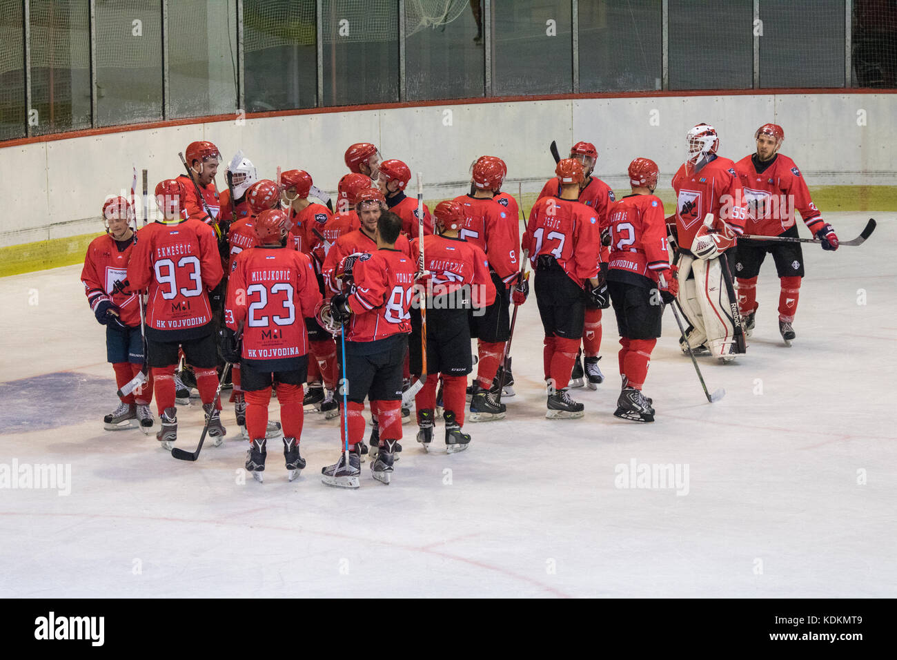Novi Sad, Serbien. Oktober 2017. Spiel der International Hockey League (IHL) zwischen dem Heimtrainer HC Vojvodina Novi Sad und dem Auswärtsspieler HK Triglav Kranj. Quelle: Hardtodigit/Alamy Live News Stockfoto