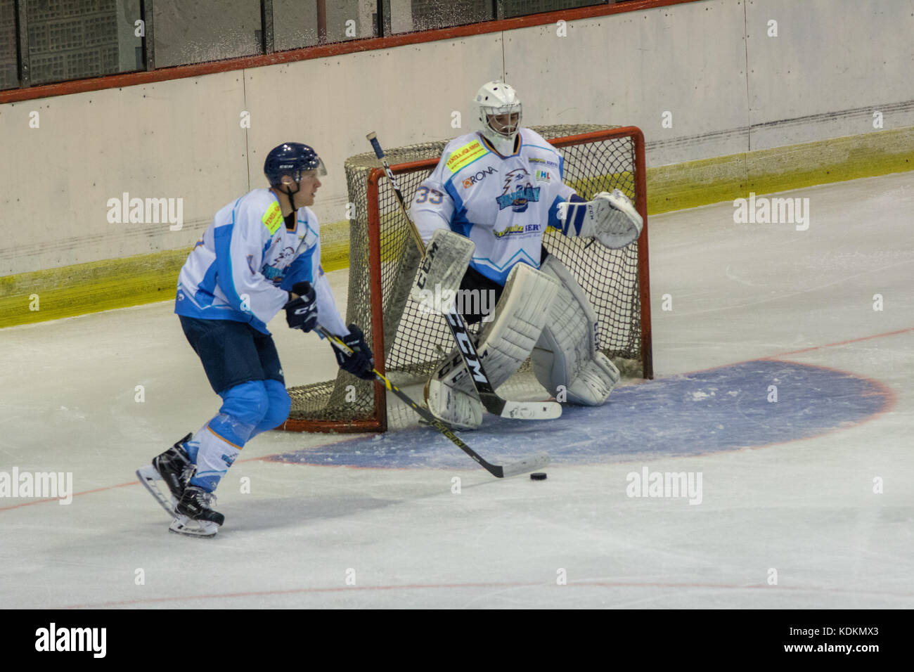 Novi Sad, Serbien. Oktober 2017. Spiel der International Hockey League (IHL) zwischen dem Heimtrainer HC Vojvodina Novi Sad und dem Auswärtsspieler HK Triglav Kranj. Quelle: Hardtodigit/Alamy Live News Stockfoto