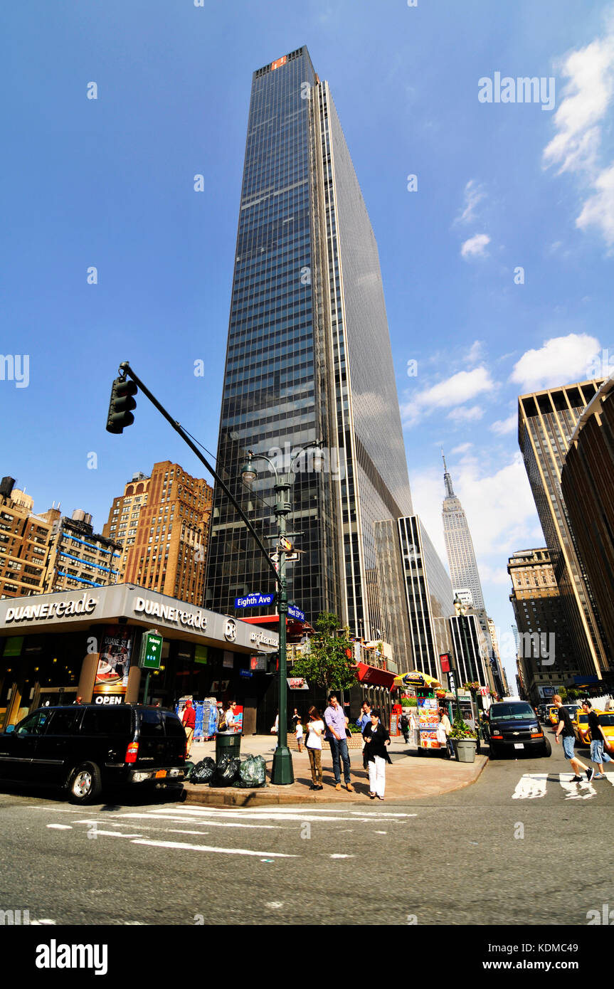 Eighth Avenue und West 33 St in Manhattan, New York. Stockfoto