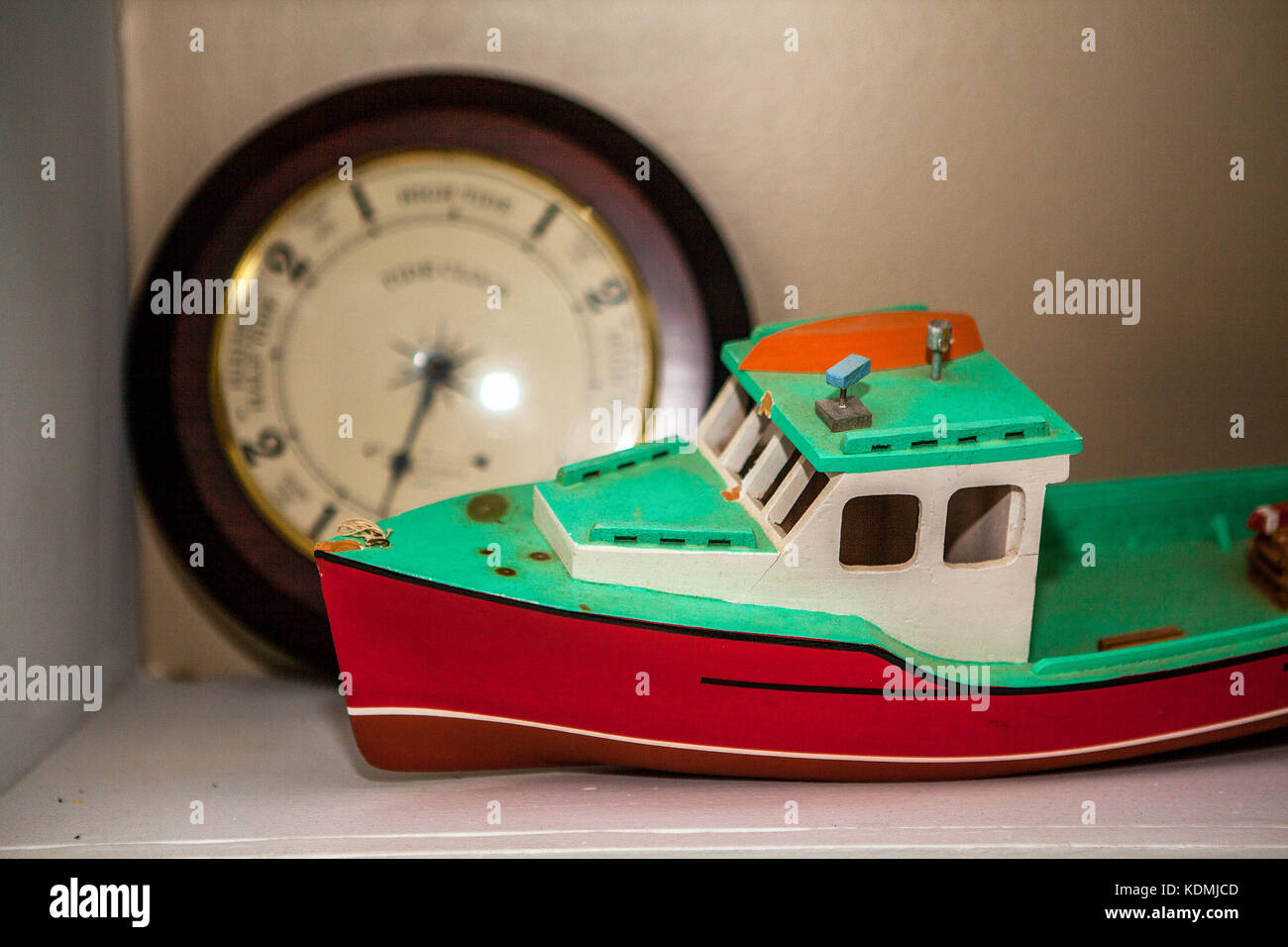 Handgefertigte Toy Boat Fischtrawler. Stockfoto
