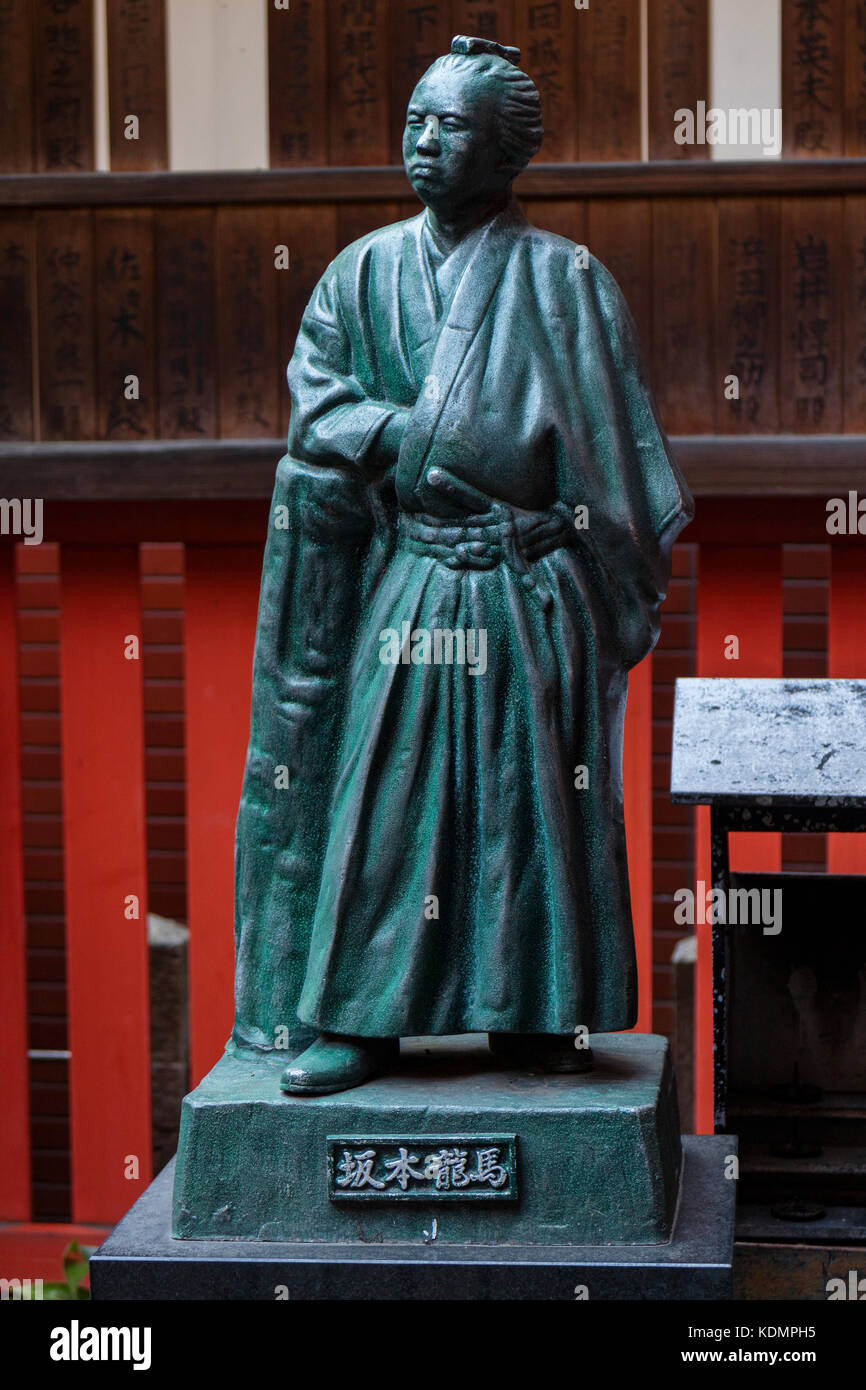 Kyoto, Japan - 19. Mai 2017: steinerne Statue eines traditionellen japanischen Samurai Warrior Stockfoto