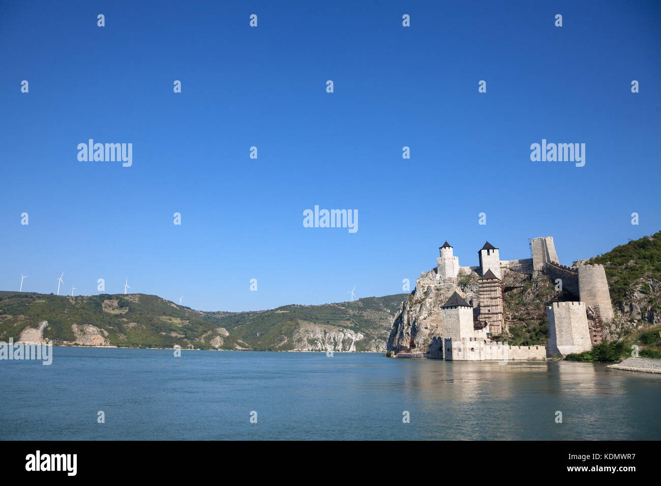 Festung Golubac (golubacka trvdjava oder goluback Grad) an einem sonnigen Nachmittag. Der golubac Burg war eine mittelalterliche Stadt an der Donau Stockfoto