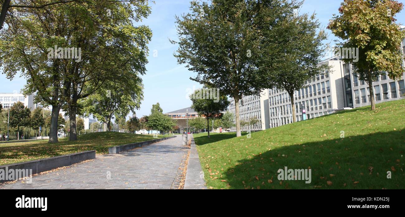 Auf dem Campus der Technischen Universität Delft, Niederlande. Fakultät für Angewandte Naturwissenschaften (ALS) - Technische Natuurkunde. Stich von 2 Bilder. Herbst 2017 Stockfoto