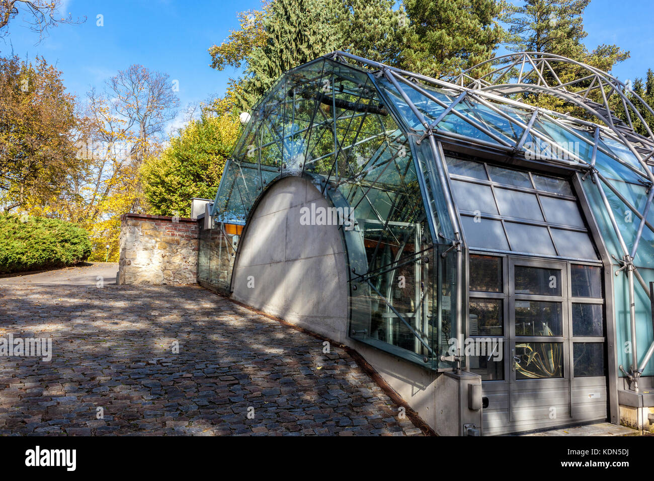 Gewächshaus, Orangerie, moderner Bau im Königlichen Garten der Prager