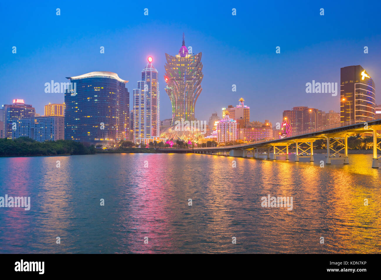 Nam Van See mit der Macau Stadt in China. Stockfoto