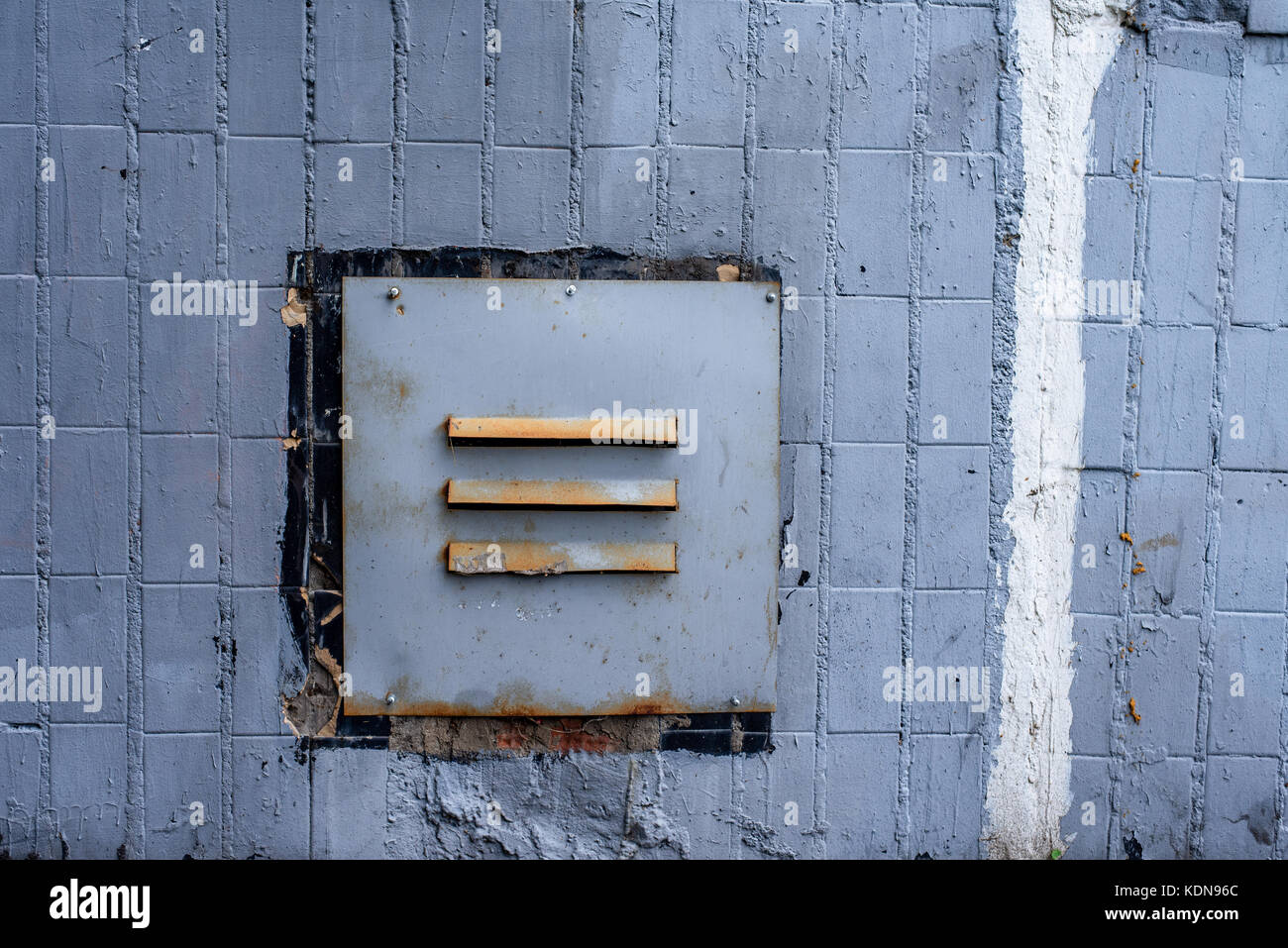 Luftung Haus In Der Wand Von Laminatboden Mit Fliesen In Einer