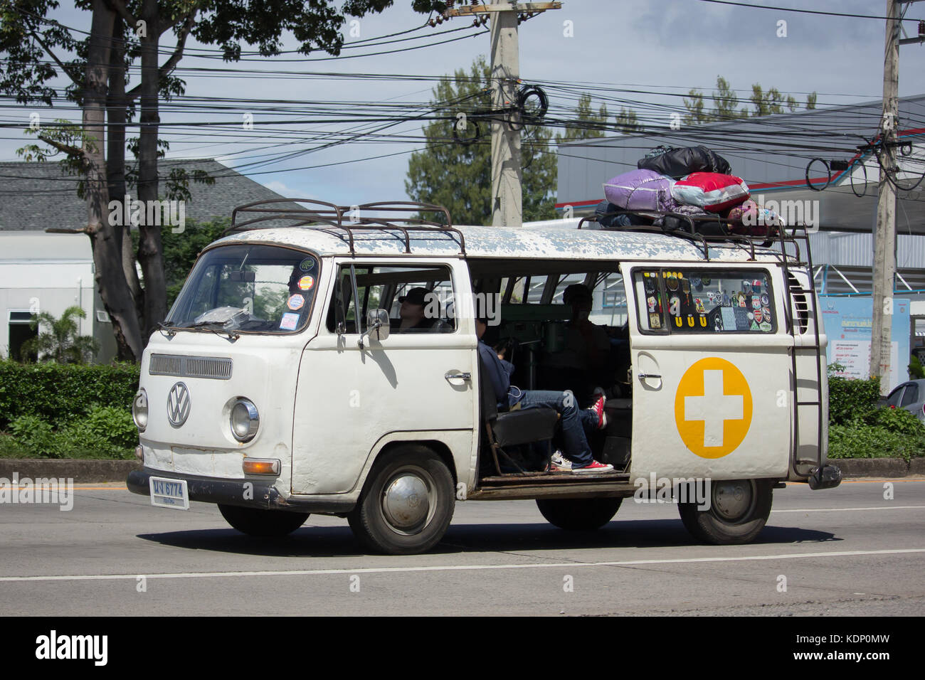 Chiang Mai, Thailand - 6. Oktober 2017: vintage Volkswagen Van. Foto an der Straße Nr. 121 ca. 8 km von der Innenstadt von Chiang Mai, Thailand. Stockfoto