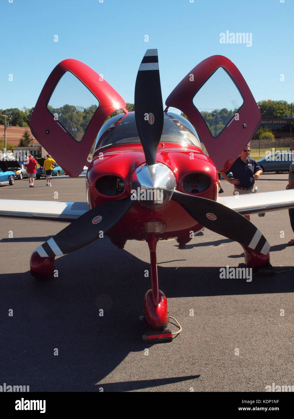 Flugzeug an einem lokalen Airshow in New Jersey Sortiert im Sommer. Klassische und moderne Flugzeuge nahmen an der Show in Fairfield, NJ. Stockfoto