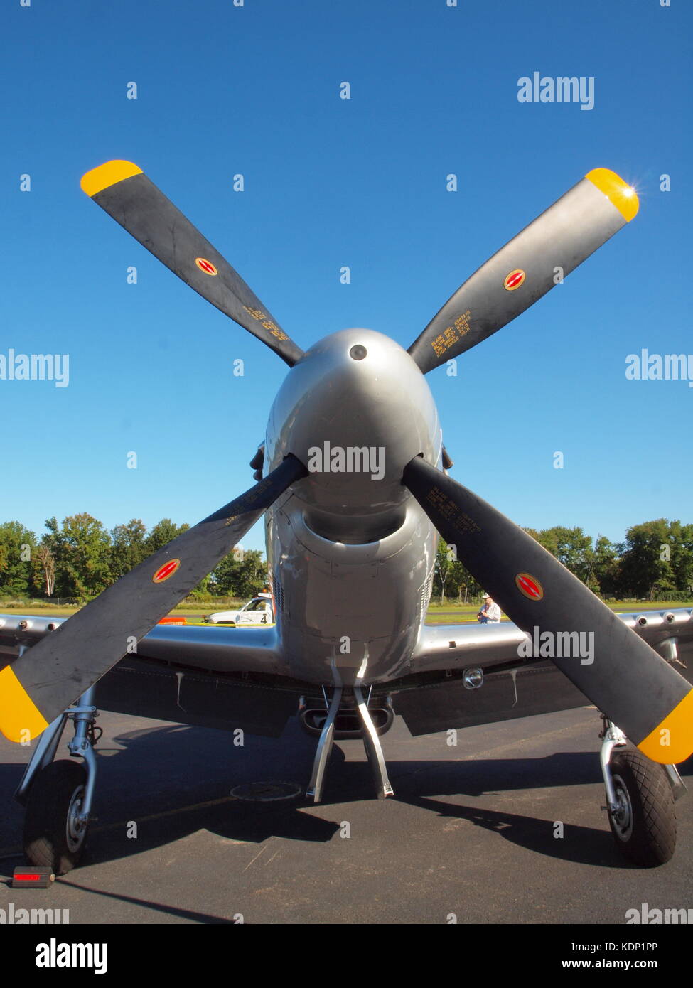 Flugzeug an einem lokalen Airshow in New Jersey Sortiert im Sommer. Klassische und moderne Flugzeuge nahmen an der Show in Fairfield, NJ. Stockfoto