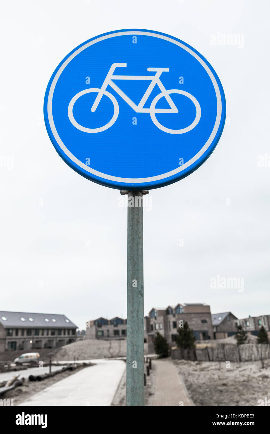 Fahrrad Lane, runden blauen Schild. Amsterdam, Niederlande Stockfoto