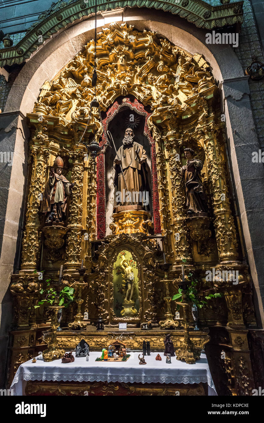 Seitenaltar der Kirche des Dritten Ordens (Igreja Do Terco) in Porto Stadt auf der iberischen Halbinsel, zweitgrößte Stadt in Portugal Stockfoto