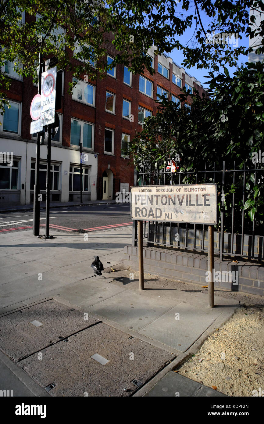 Pentonville Road Sign auf Pflaster, London, England Stockfoto