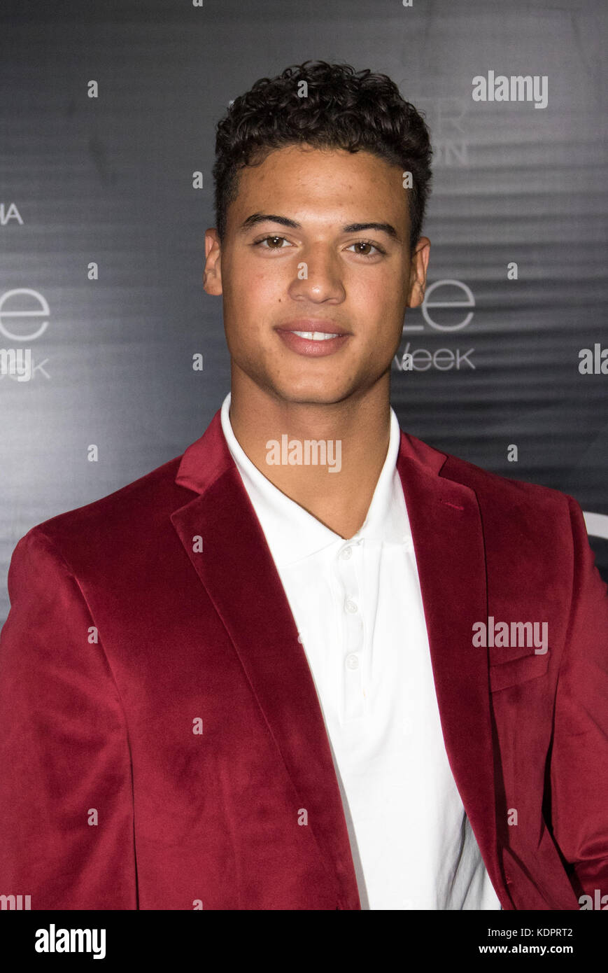 West Hollywood Kalifornien Usa 14 Oktober 2017 Schauspieler Jan Luis Castellanos Besucht Los Angeles Fashion Week Ss18 Style Fashion Week Im Pacific Design Center In West Hollywood Kalifornien Am 14 Oktober 2017 Credit
