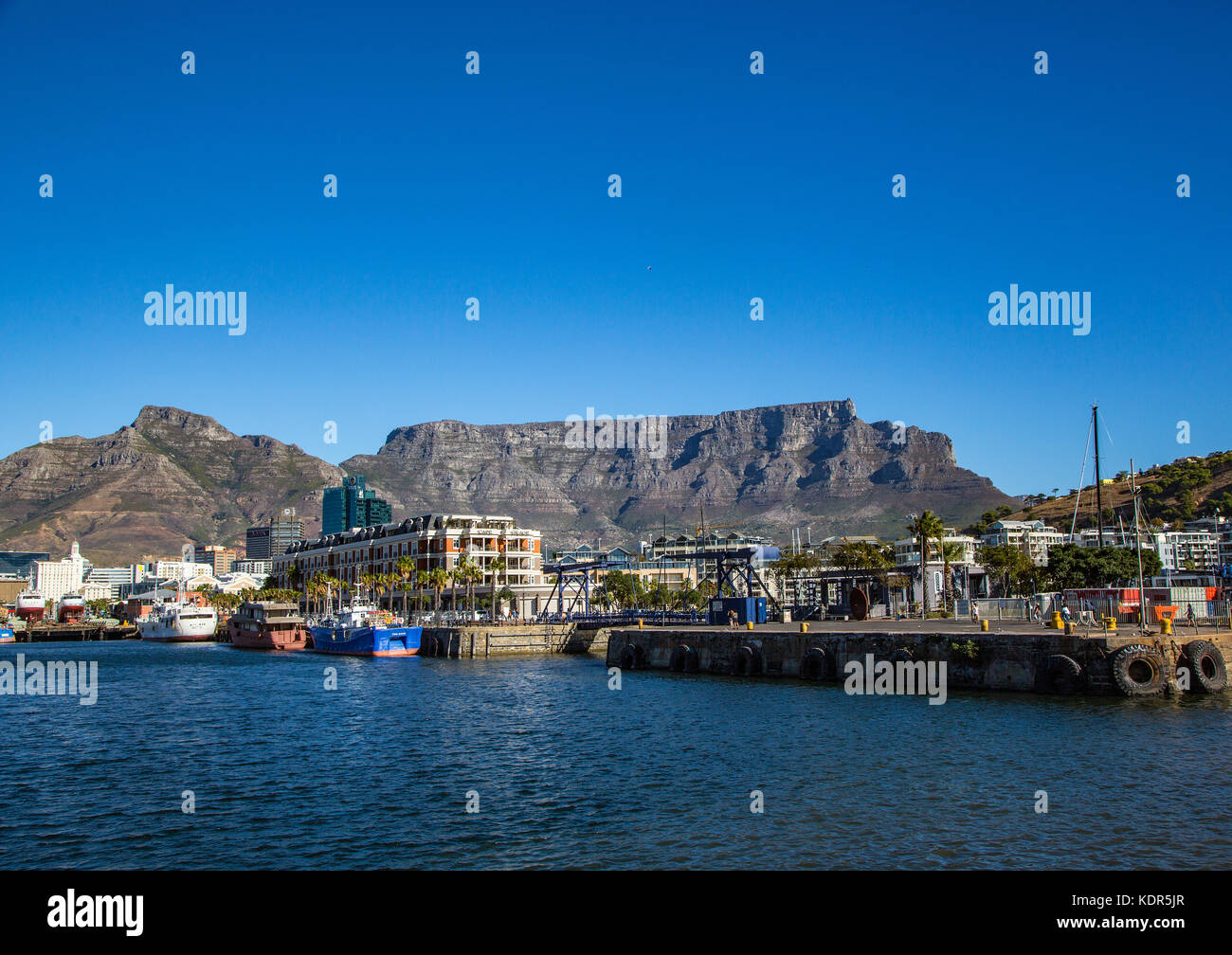 Stadtbild von Kapstadt und der Uferpromenade am Western Cape in Südafrika Stockfoto