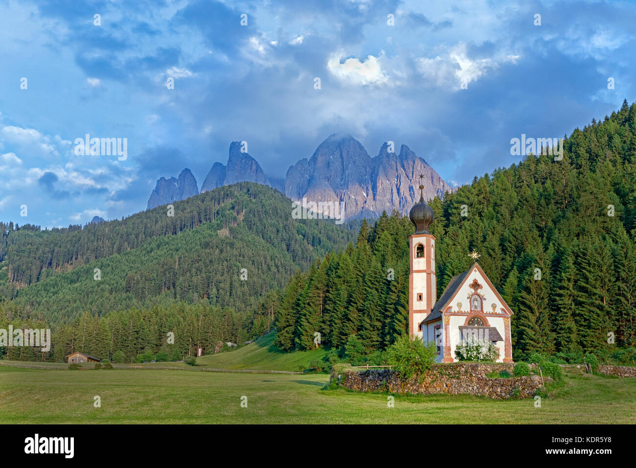 Kapelle von St. Johann mit geisler Groupe, villnös, Provinz Südtirol, Italien, Europa Stockfoto