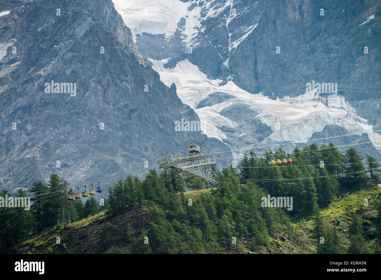 In der Seilbahn La Grave, Frankreich, Europa. Stockfoto