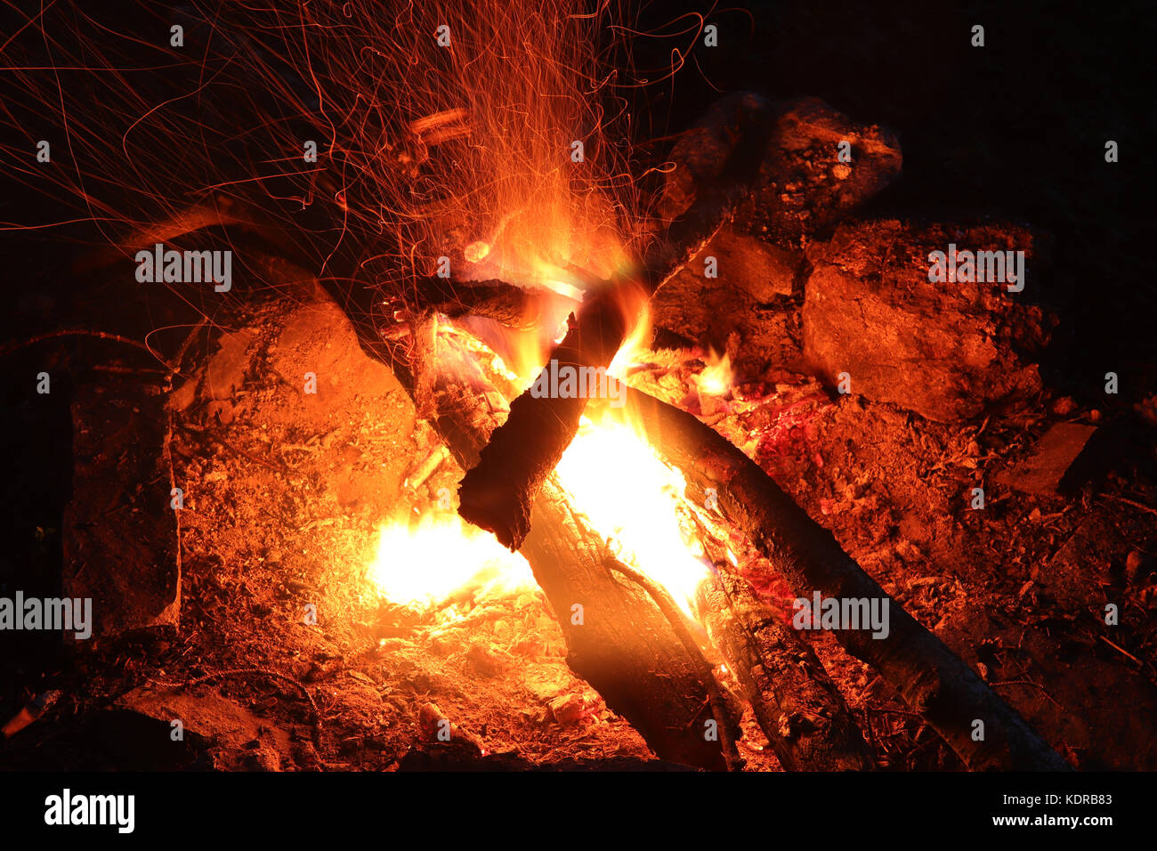 Lagerfeuer - abstrakte Detail der Feuer und Flamme - lange eyposure Stockfoto