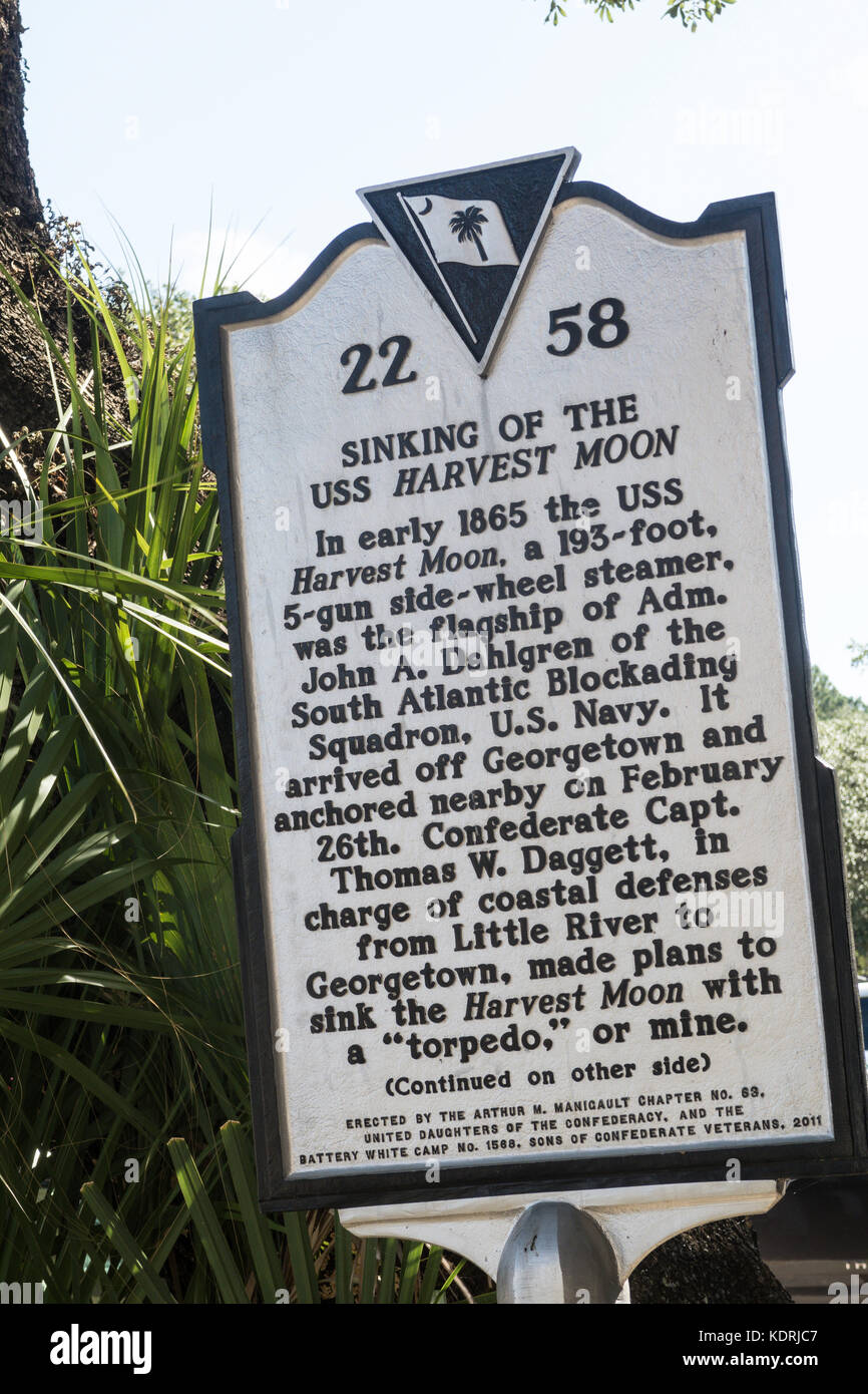 Historische Markierungen entlang der Front street in Georgetown, South Carolina, USA Stockfoto
