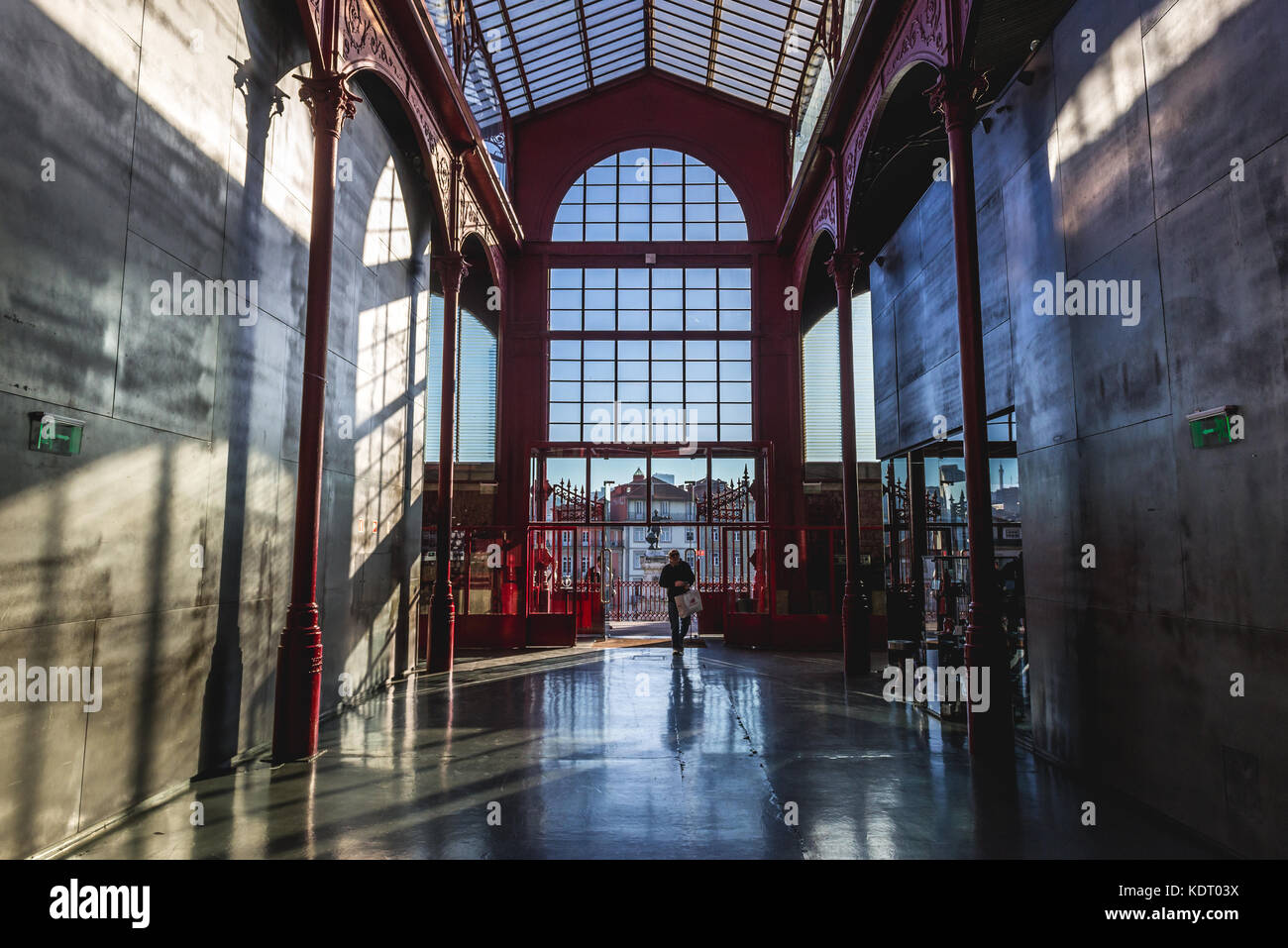 Interieur des Hard Club (ehemals Mercado Ferreira Borges Stadtmarkt) in Porto Stadt auf der Iberischen Halbinsel, zweitgrößte Stadt in Portugal Stockfoto