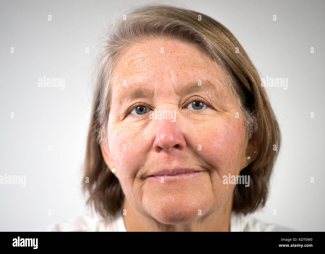 Eine ältere Frau mit chronischen Gesundheitsprobleme, Sorgen über die Gesundheitsversorgung, Tucson, Arizona, USA. Stockfoto