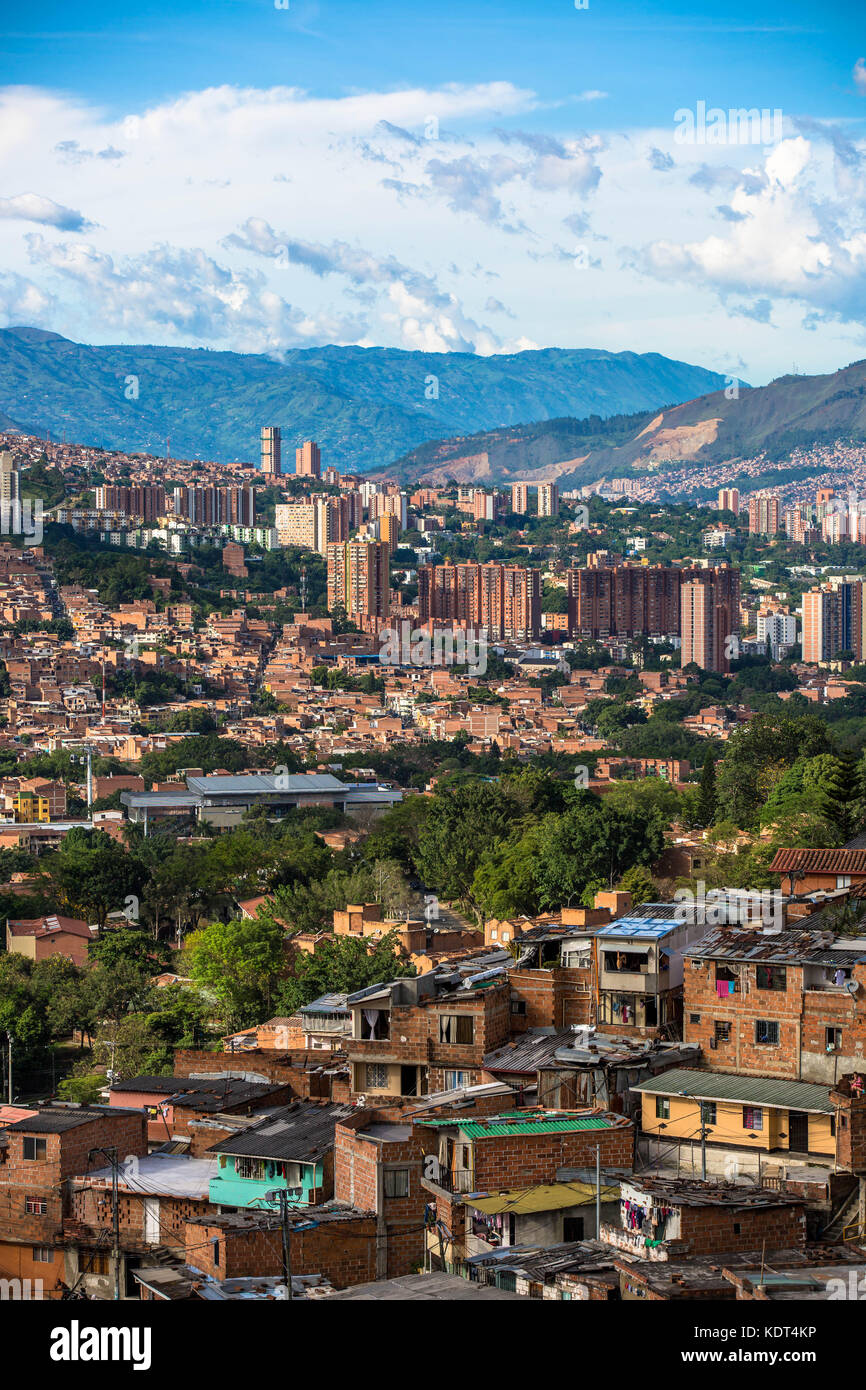 Comuna 13, im Westen von Medellin befindet, hat einen langen Weg zurückgelegt, da es eines der gefährlichsten Teile der Stadt angesehen wurde. Stockfoto