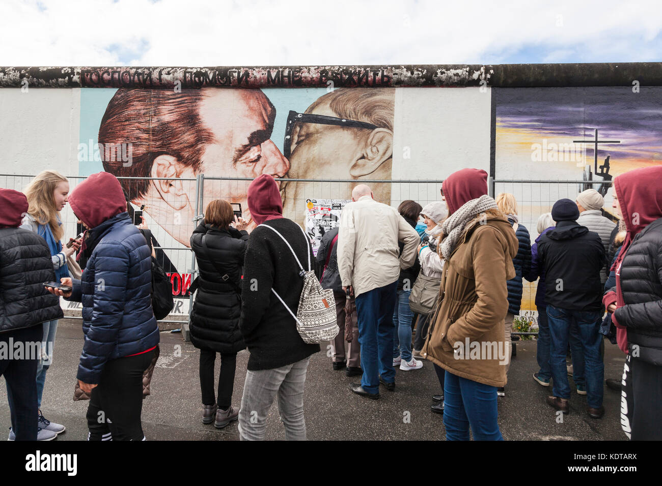 Der Kuss, East Side Gallery, Berlin, Deutschland Stockfoto